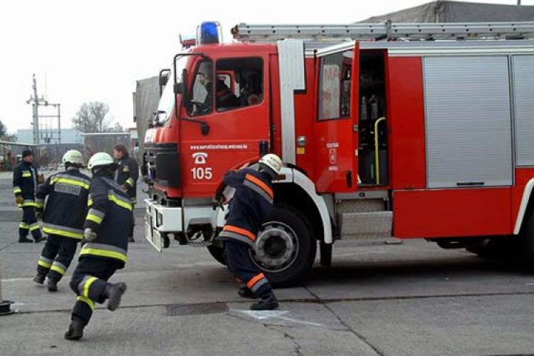Hat tűzesethez és hét műszaki mentéshez vonultak a tolna megyei tűzoltók a hétvégén