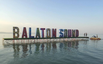 Megkezdődött a Balaton Sound - 140-150 ezer vendéget várnak a fesztiválra