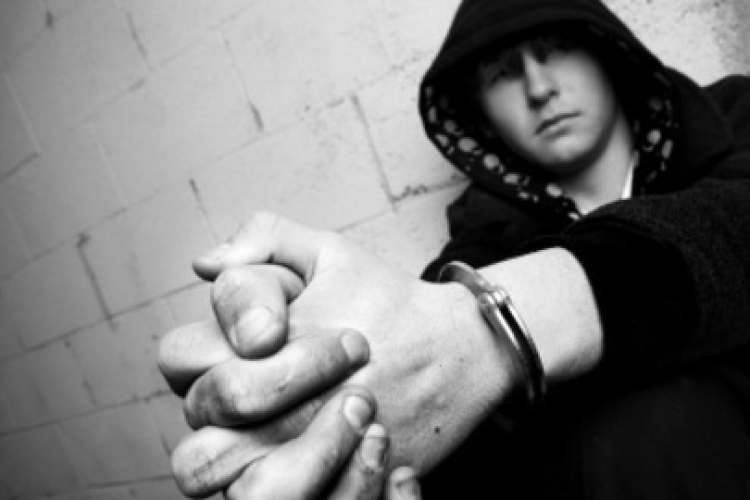 TASZ: jogsértően hívtak rendőrt egy drogos fiatalhoz