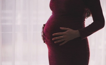 Aggasztóan magas a serdülőkori terhességek száma Romániában