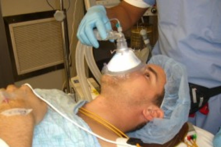 Mi az oka a műtét közbeni ébrenlétnek? 