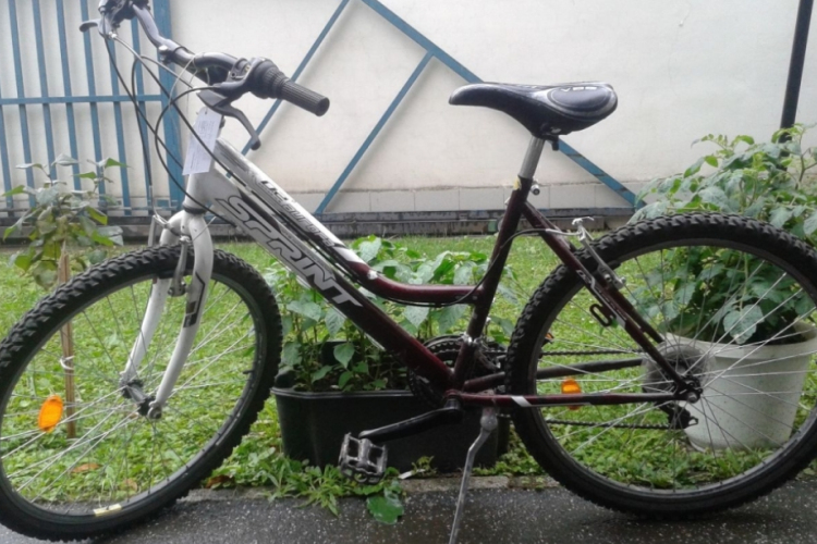 A rendőrök két mountain bike tulajdonosát keresik.