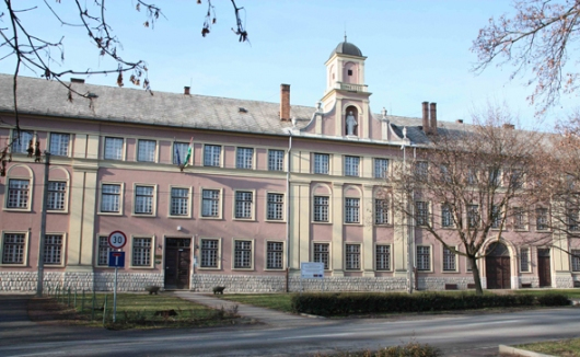 Az Apáczai Iskola érettségi utáni képzései a következő tanévre