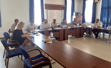 Rendőr-roma közös értekezlet Tamásiban és Dombóváron