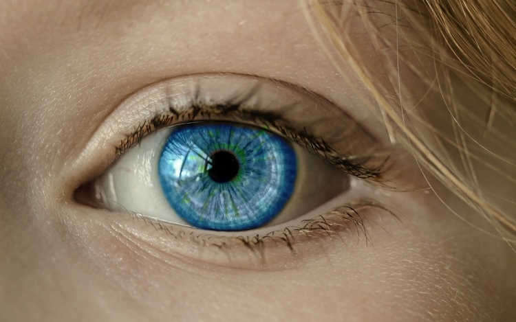 Október a látás hónapja - Idén a száraz szem szindrómával foglalkoznak