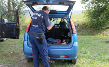 Lőfegyver volt a dombóvári férfi csomagtartójában