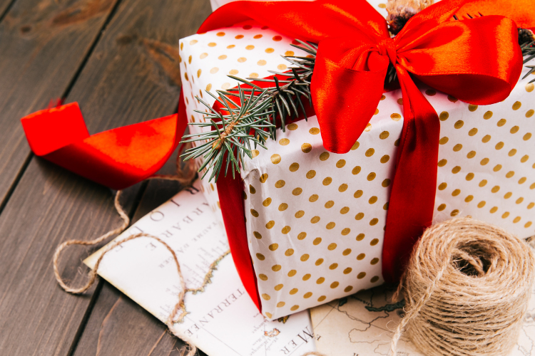 Tegyünk együtt a rászoruló családok karácsonyáért! – Karácsonyi Cipősdoboz Akció Dombóváron