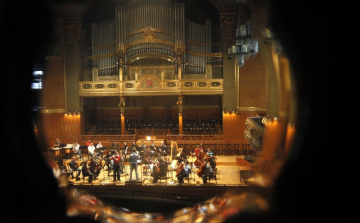 A tehetségkutatók nem az éneklés öröméről szólnak 