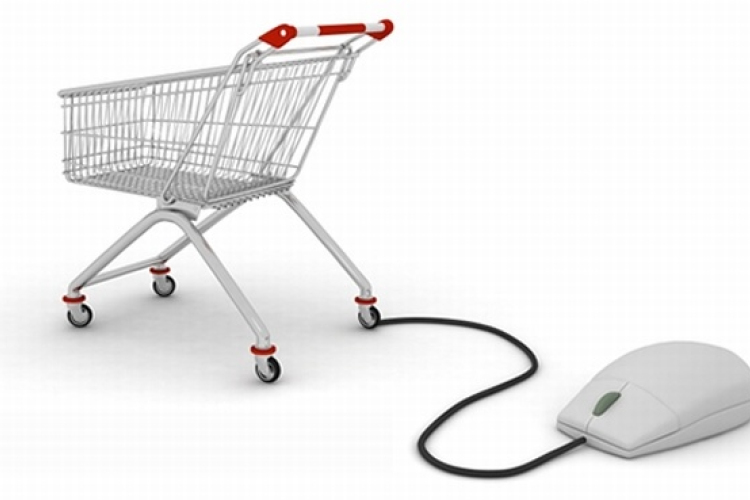 Az üzlettel is rendelkező webáruházaké az onlie-forgalom döntő része