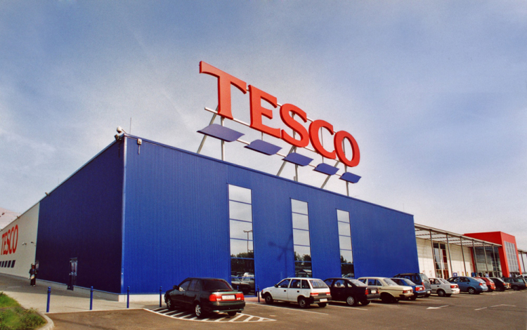 A Tesco nem forgalmaz olyam hamburgerhúst, amelyben ló- és sertéshús nyomai vannak