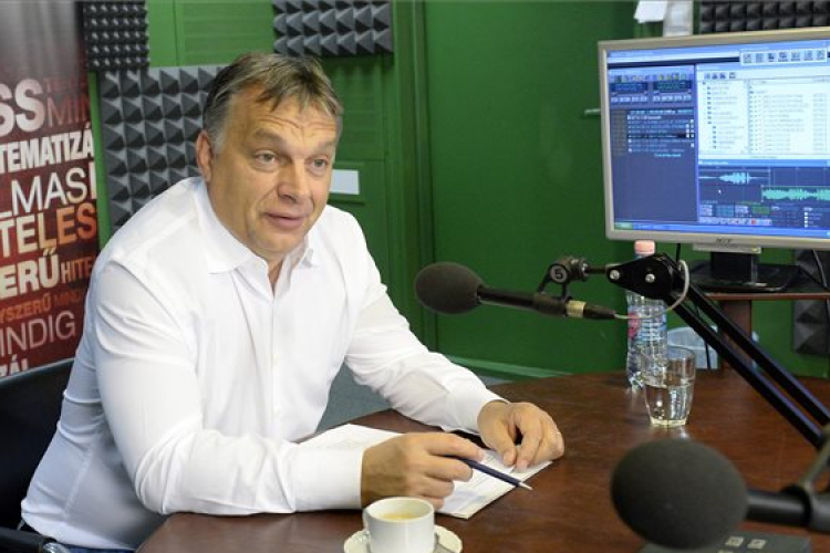Orbán: egyharmadával biztosan csökkennek a törlesztőrészletek az elszámolási törvénnyel
