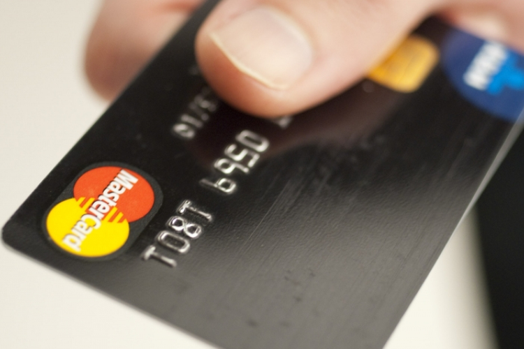 Már tízezrek igényelték a díjmentes készpénzfelvételt