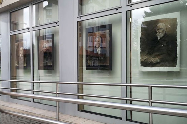 Kiállítás a Dombóvári Kulturális Szolgáltató Központban Reflexiók OnlineTérben címmel
