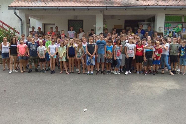 100 tanuló a József Attila Iskola német táborában