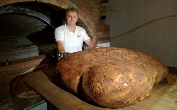 Dombóvári pékmester is sütötte Kárpát-medence kenyerét