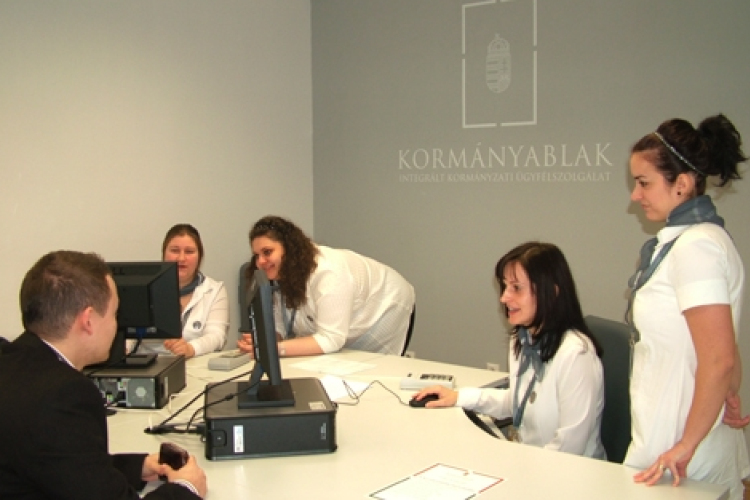 Mosolygó hivatalok épülnek Tolna megyében