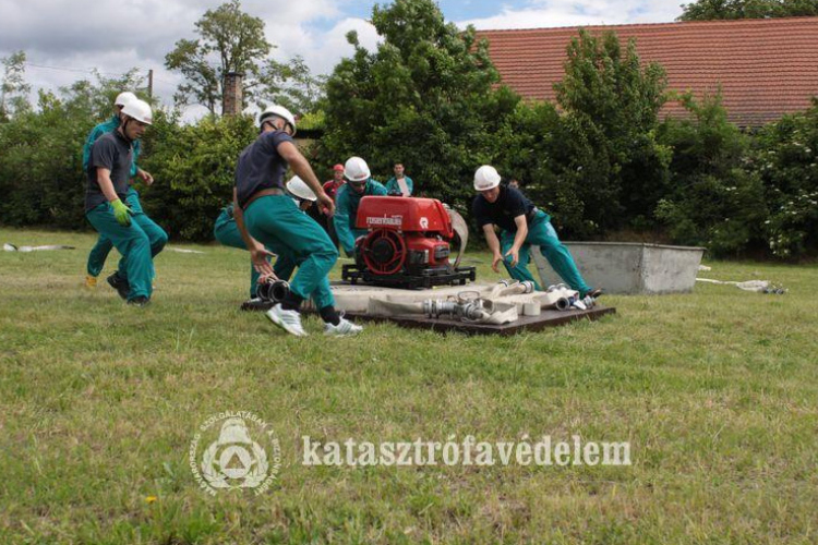 Megyei tűzoltóverseny Dombóváron 