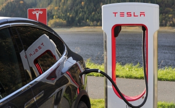 A Tesla elektromos pickup gyártására készül