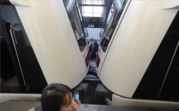 Összeütközött két metró a fővárosban - többen megsérültek