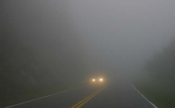 Tizenkét megyére figyelmeztetést adtak ki a sűrű köd miatt