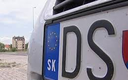 Kevesebben trükköztek a rendszámmal