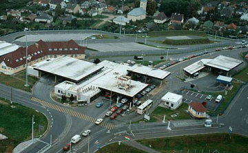 Fertőtlenítik a gépjárműveket a magyar-ukrán határon