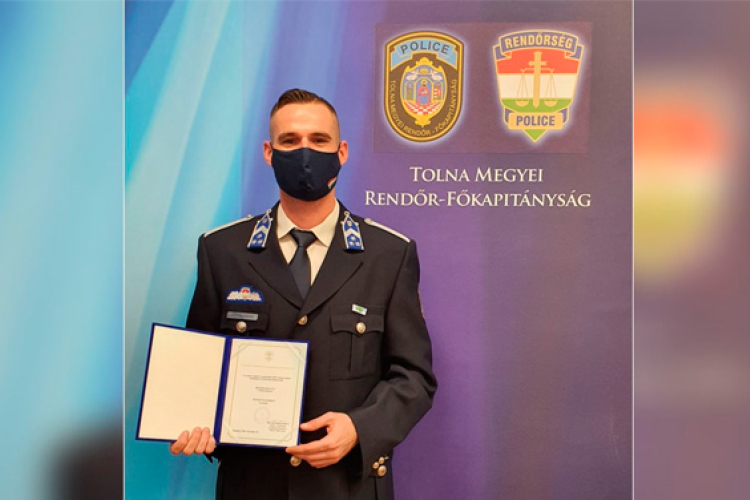 Böjtös Zoltán rendőr főtörzsőrmester lett az év iskolarendőre Tolna megyében