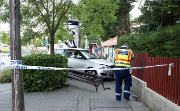 Egy nőt és két gyermeket sodort el egy autós Budapesten